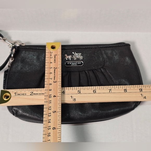 Coach Y2K Black Leather Wristlet Pleated Style Purple Interior EUC